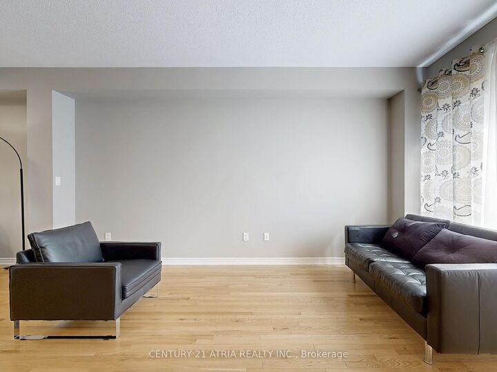 Property Photo:  8 Moonseed Lane  ON L4E 1E7 