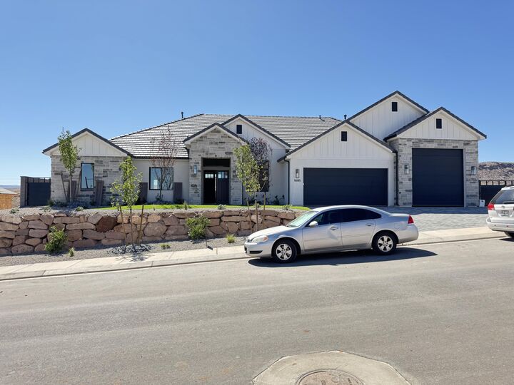 Property Photo:  1695 W Belayer Dr  UT 84770 