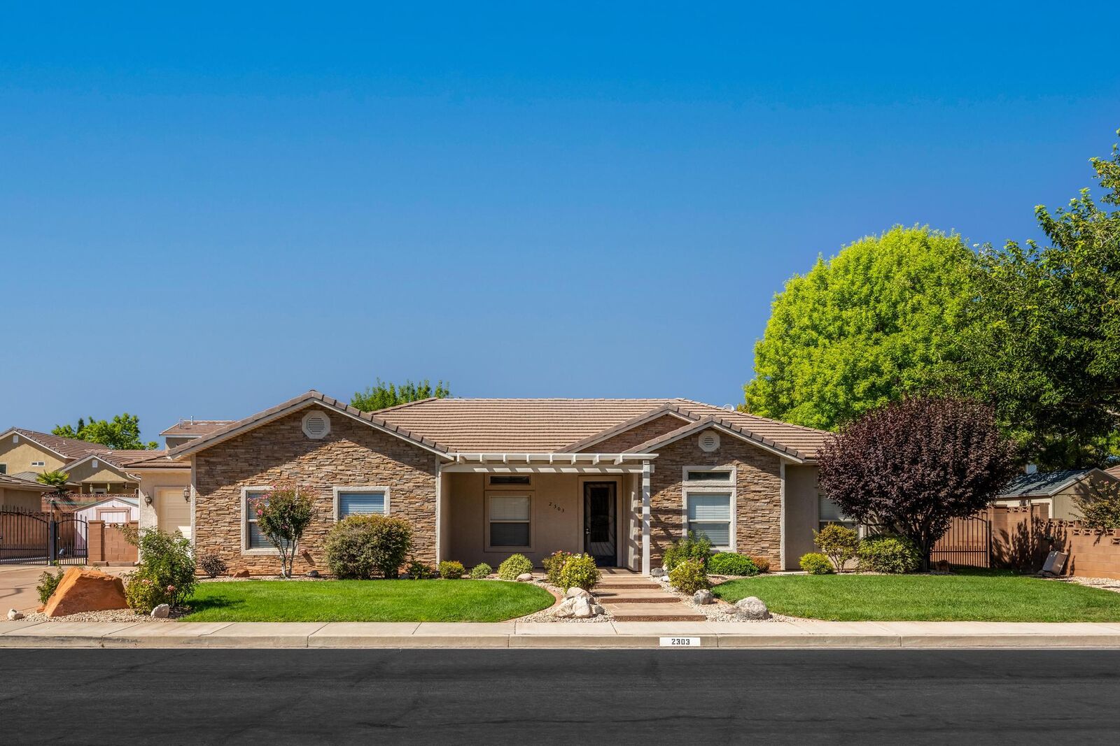 Property Photo:  2303 N Joshua Cir  UT 84765 