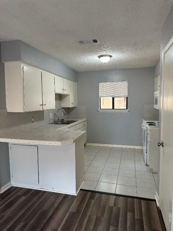 Property Photo: 1614 Plateau Ridge TX 78613