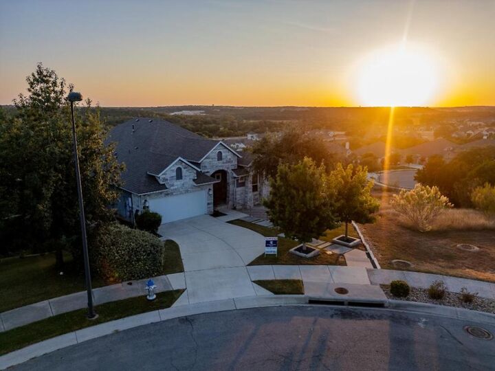 Property Photo: 221 Cibolo Ridge Drive Drive TX 78628