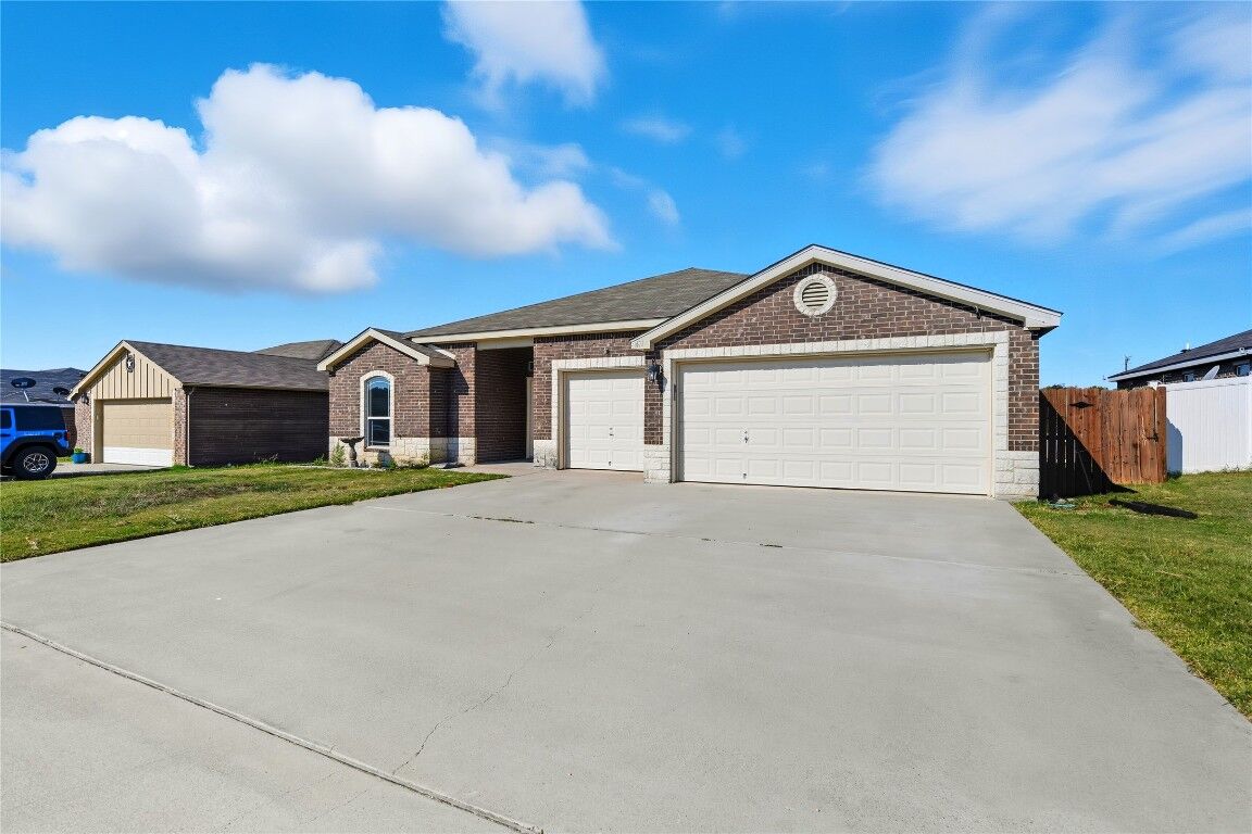 Property Photo:  2411 Settlement Road  TX 76522 