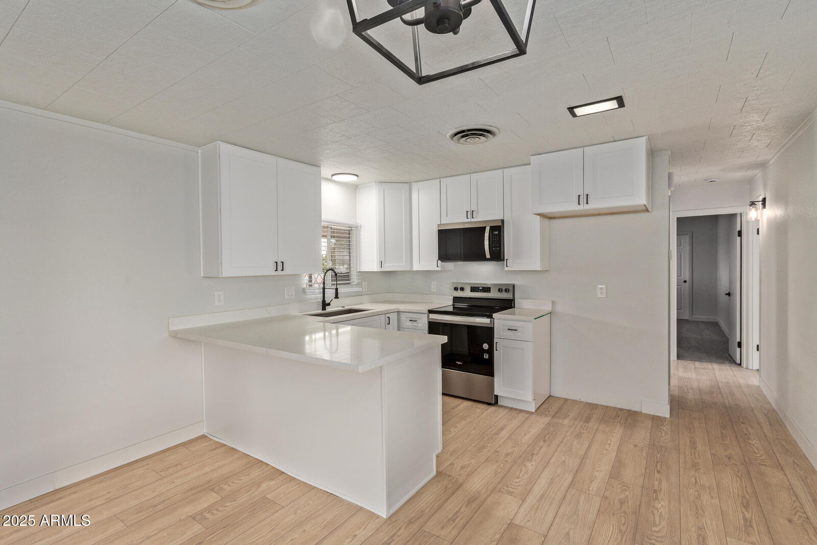 Property Photo: 714 S 86th Place AZ 85208