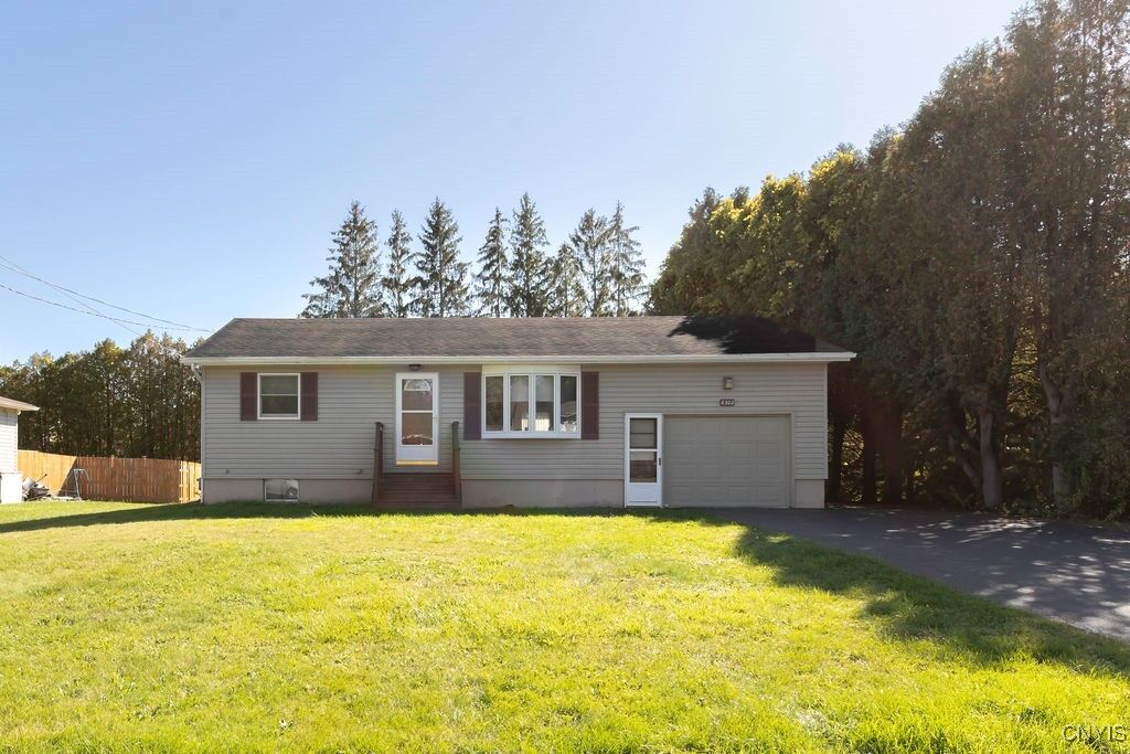 Property Photo:  6302 Jane Lane  NY 13039 