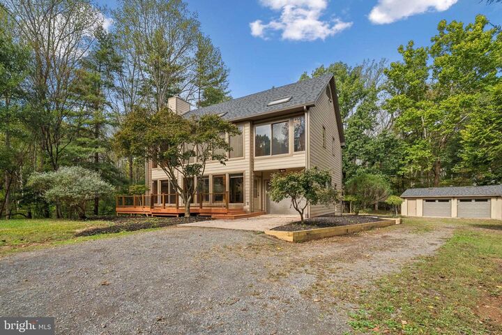 Property Photo:  40946 Manor House Road  VA 20175