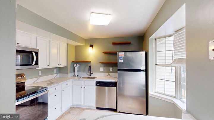 Property Photo:  8551 Braxted Lane  VA 20110 