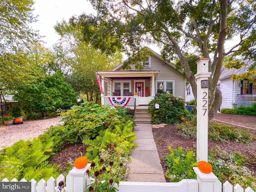 Property Photo:  227 W Franklin Street  PA 19067 