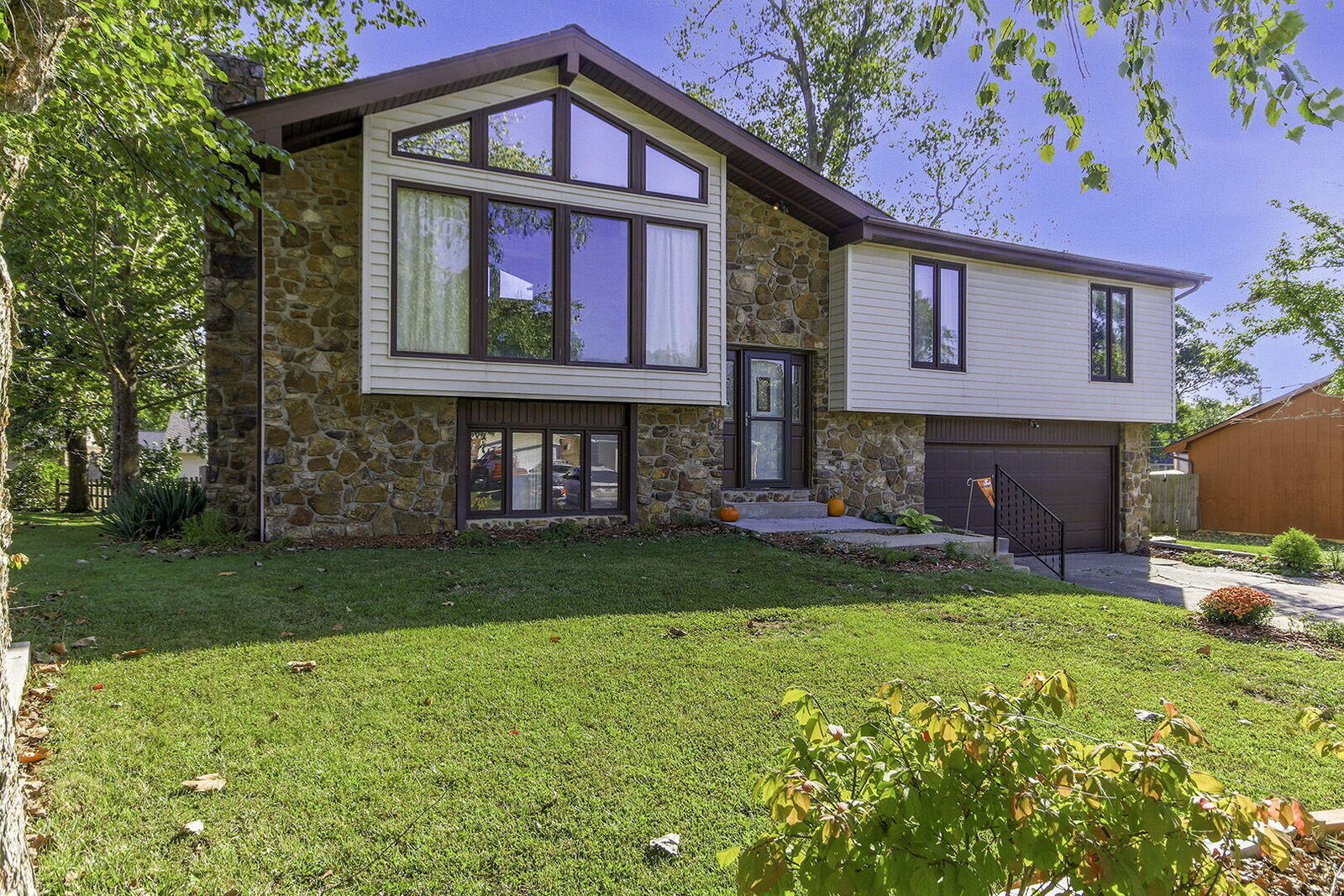 Property Photo: 1346 Bennington St MO 65265