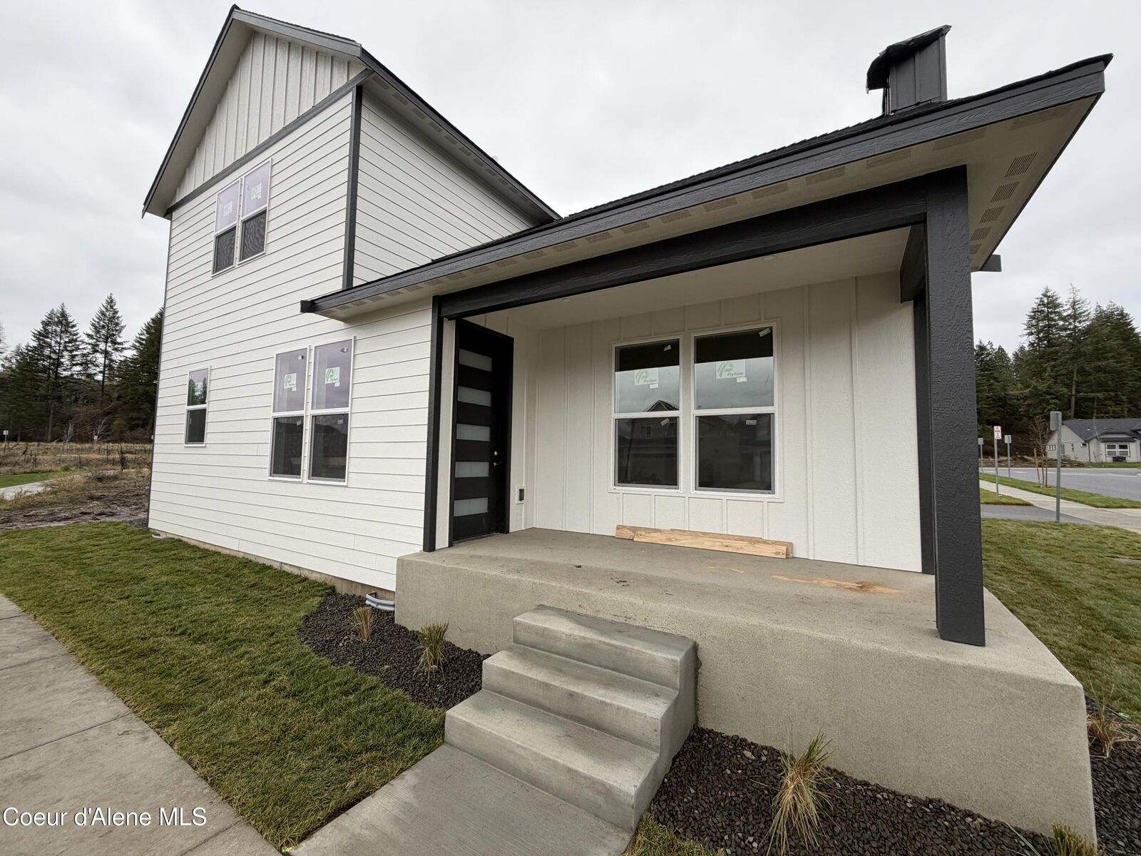 Property Photo: 469 E Penstemon Rd ID 83835