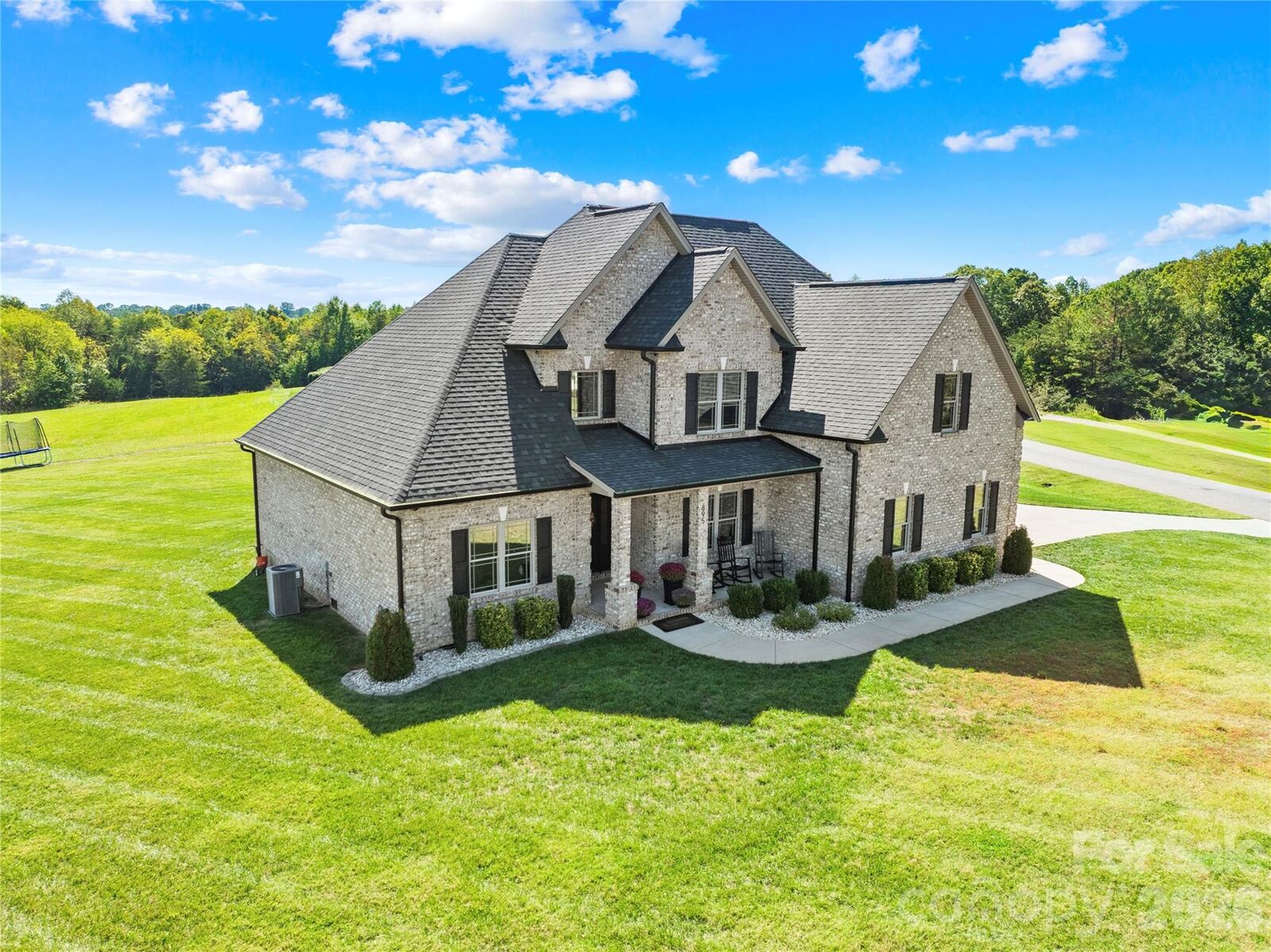 Property Photo:  895 Oak Ridge Farms Circle  NC 28658 