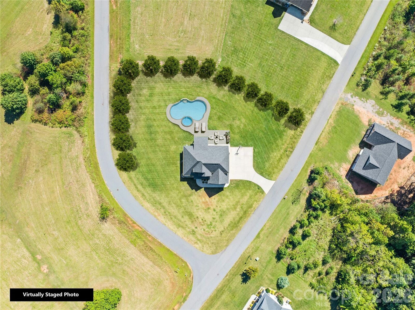 Property Photo: 895 Oak Ridge Farms Circle NC 28658