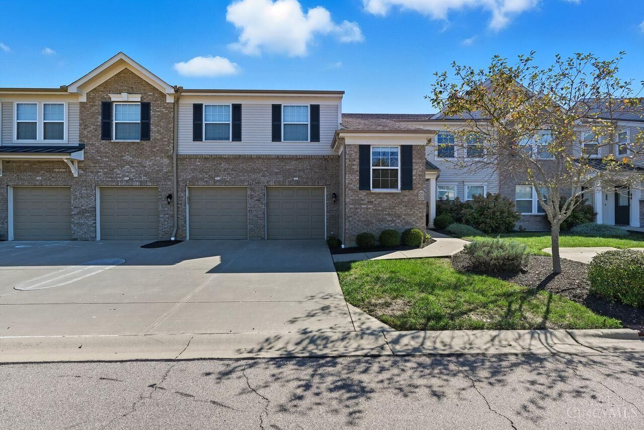 Property Photo:  4554 Saddlecloth Court  OH 45103 