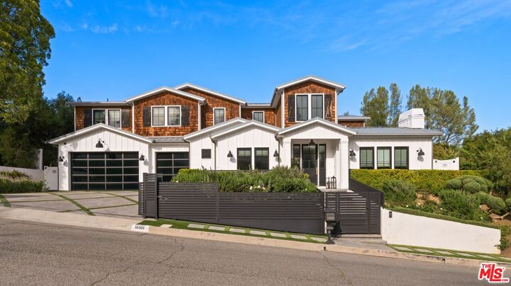 16101 Royal Mount Dr  Encino CA 91436 photo