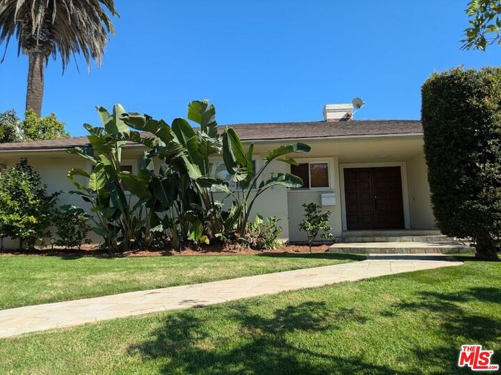 Property Photo:  702 Adelaide Pl  CA 90402 