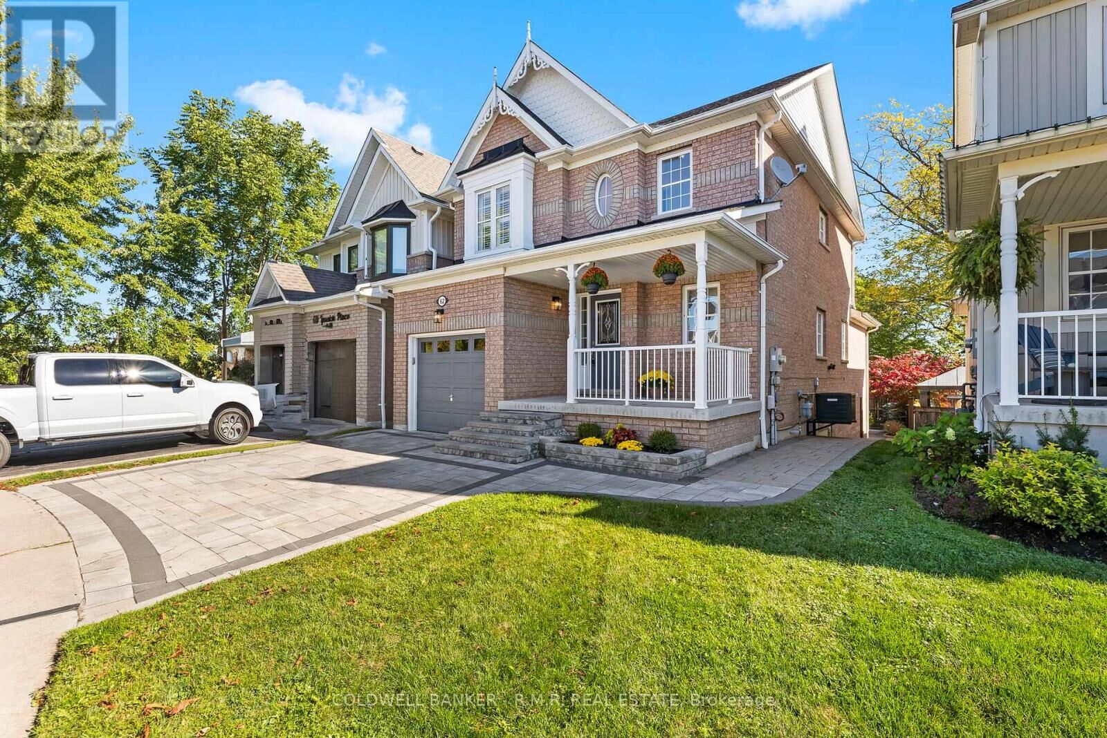 Property Photo:  62 Ipswich Place  ON L1M 2K2 