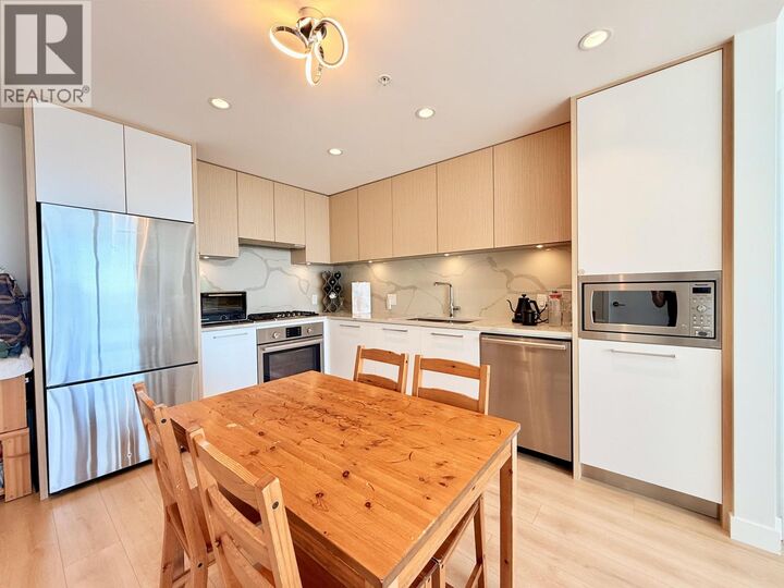 Photo de la propriété:  567 Clarke Road 2101  BC V3J 0K7 