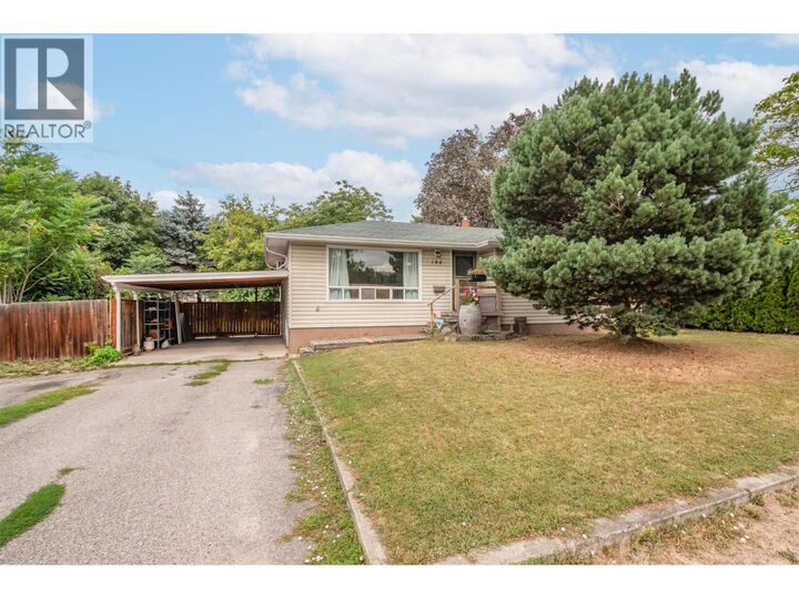 Property Photo:  184 Snowsell Street North  BC V1V 2E2 