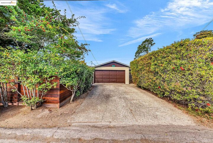 Property Photo:  7116 Hemlock  CA 94611 