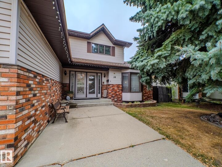 Property Photo:  14 Greenbriar Crescent  AB T8H 1H8 
