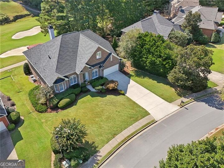 Property Photo: 6640 Bridlewood Way GA 30024