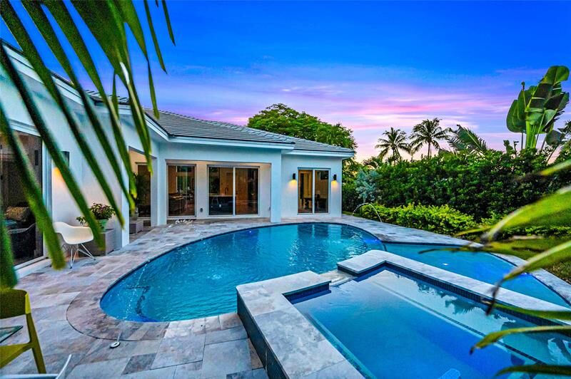 Property Photo: 4440 NE 15th Ter FL 33334