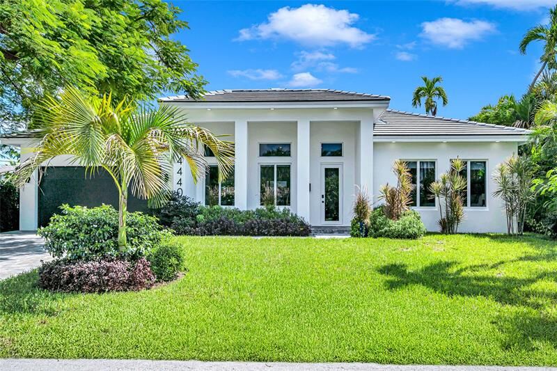 Property Photo:  4440 NE 15th Ter  FL 33334 