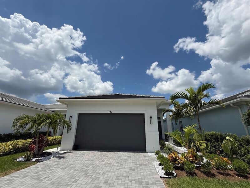 Property Photo:  187 SE Via Sangro  FL 34952