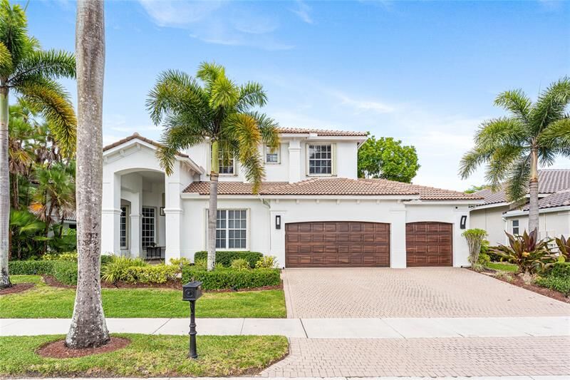 Property Photo:  2527 Montclaire Cir  FL 33327 