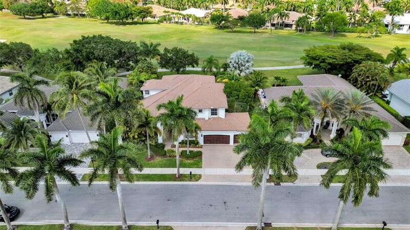 Property Photo: 2527 Montclaire Cir FL 33327