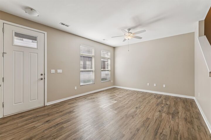 Property Photo:  307 SW 7th Street 103  IA 50309