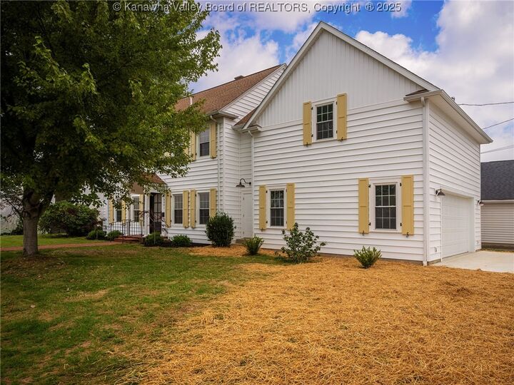 Property Photo:  3301 Kanawha Avenue SE  WV 25304