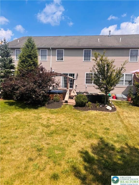 Property Photo:  1459 Mohr Circle  PA 18062 