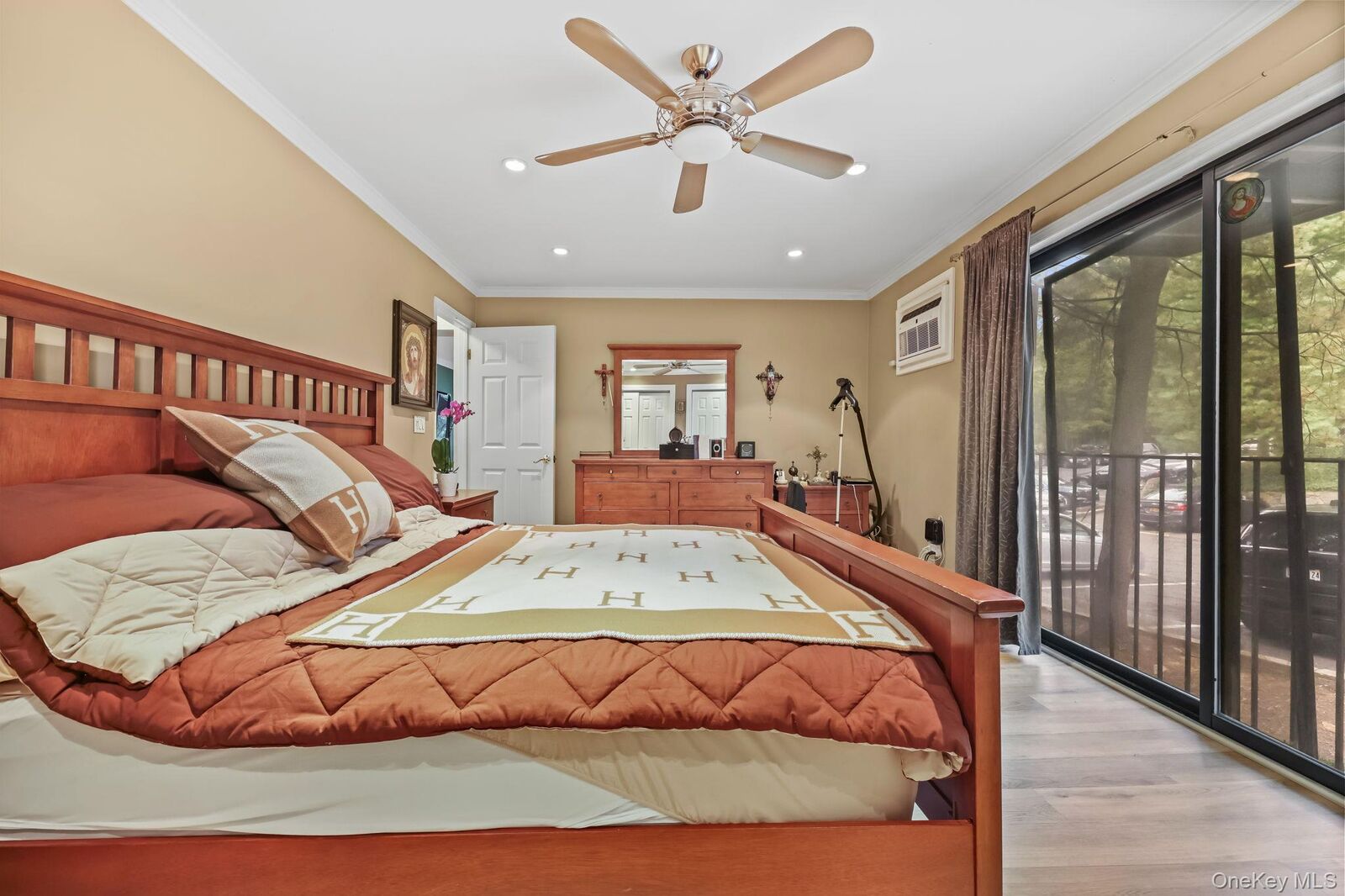 Property Photo:  500 Central Park Avenue 324  NY 10583 