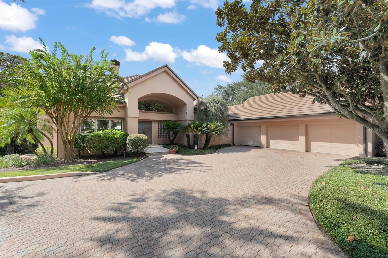 Property Photo: 5036 Latrobe Drive FL 34786