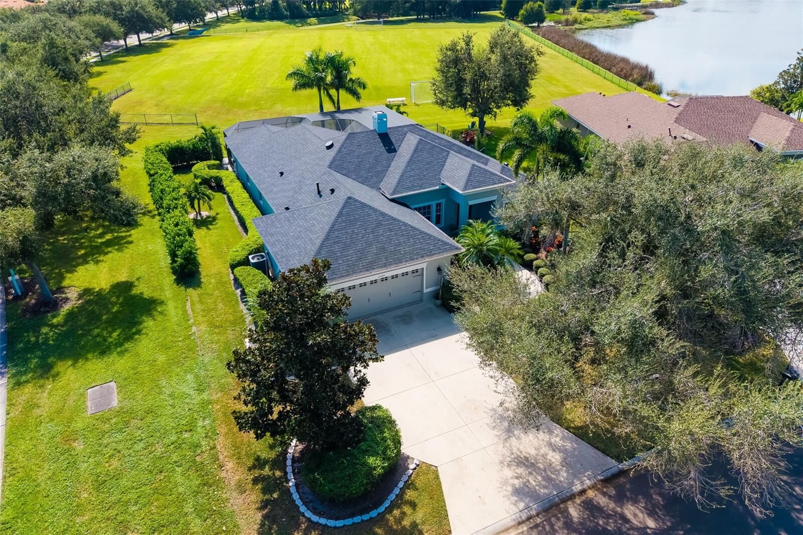 Property Photo: 12428 Aster Avenue FL 34212