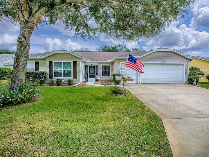 Property Photo:  4949 Sawgrass Lake Circle  FL 34748 