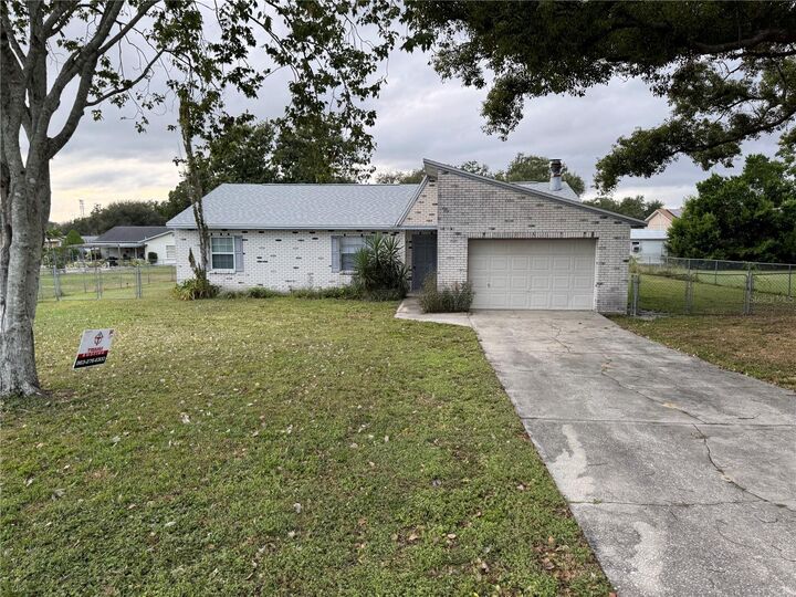 Property Photo:  7410 Orangeview Circle  FL 33810 