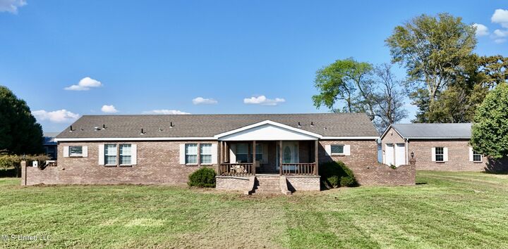Property Photo: 2138 Eagle Lake Shore Road MS 39183