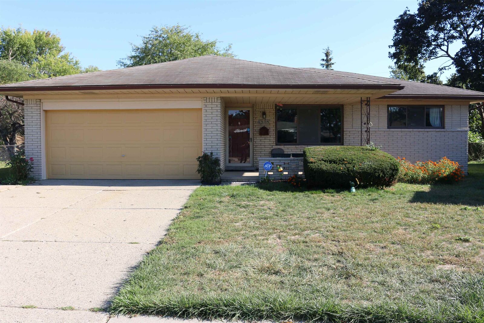 Property Photo:  4878 Wolgast Street  MI 48092 