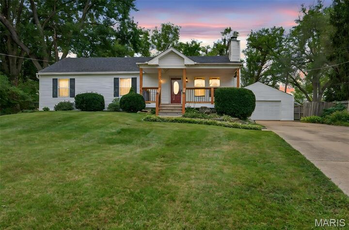 11342 De Runtz Avenue  Maryland Heights MO 63043 photo