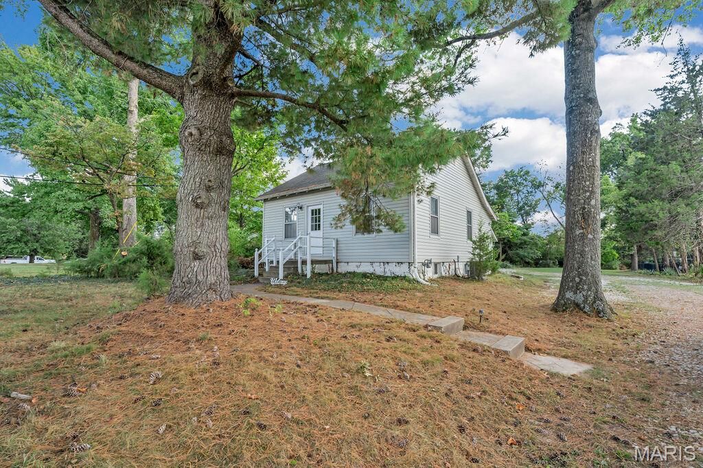 Property Photo:  12204 Ladue Road  MO 63141 