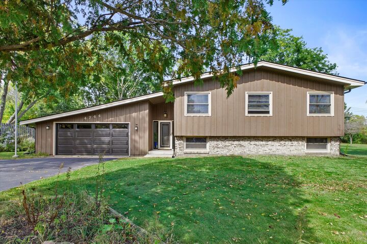 4744 St Regis Dr  Mount Pleasant WI 53403 photo