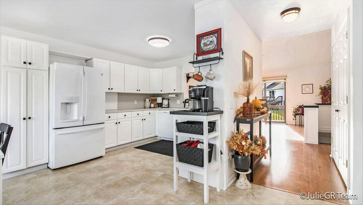 Property Photo:  4323 Crest Creek Court SW  MI 49468 