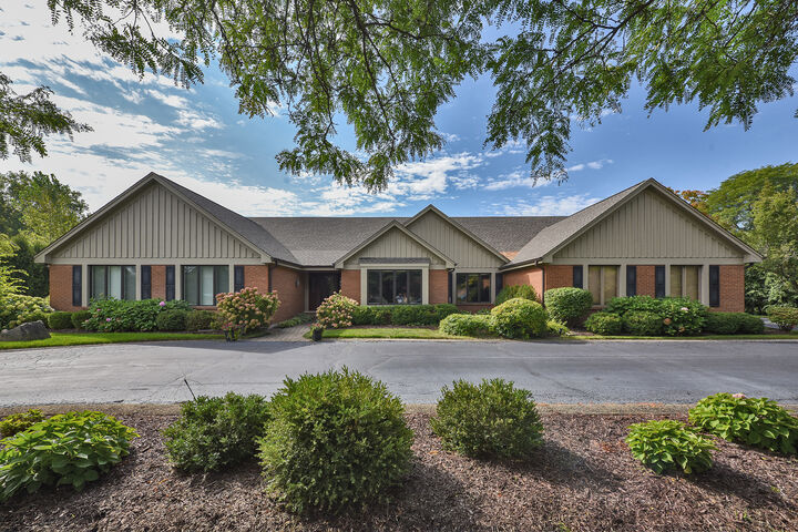 Property Photo:  2022 Abbotsford Drive  IL 60010 
