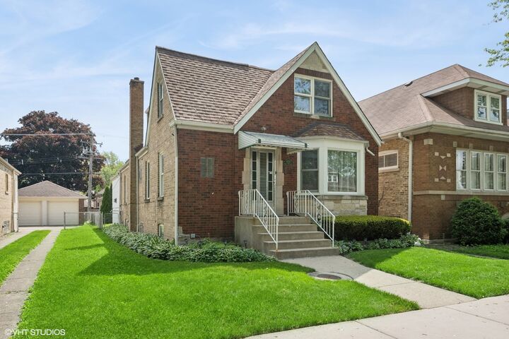 6321 N Merrimac Avenue  Chicago IL 60646 photo