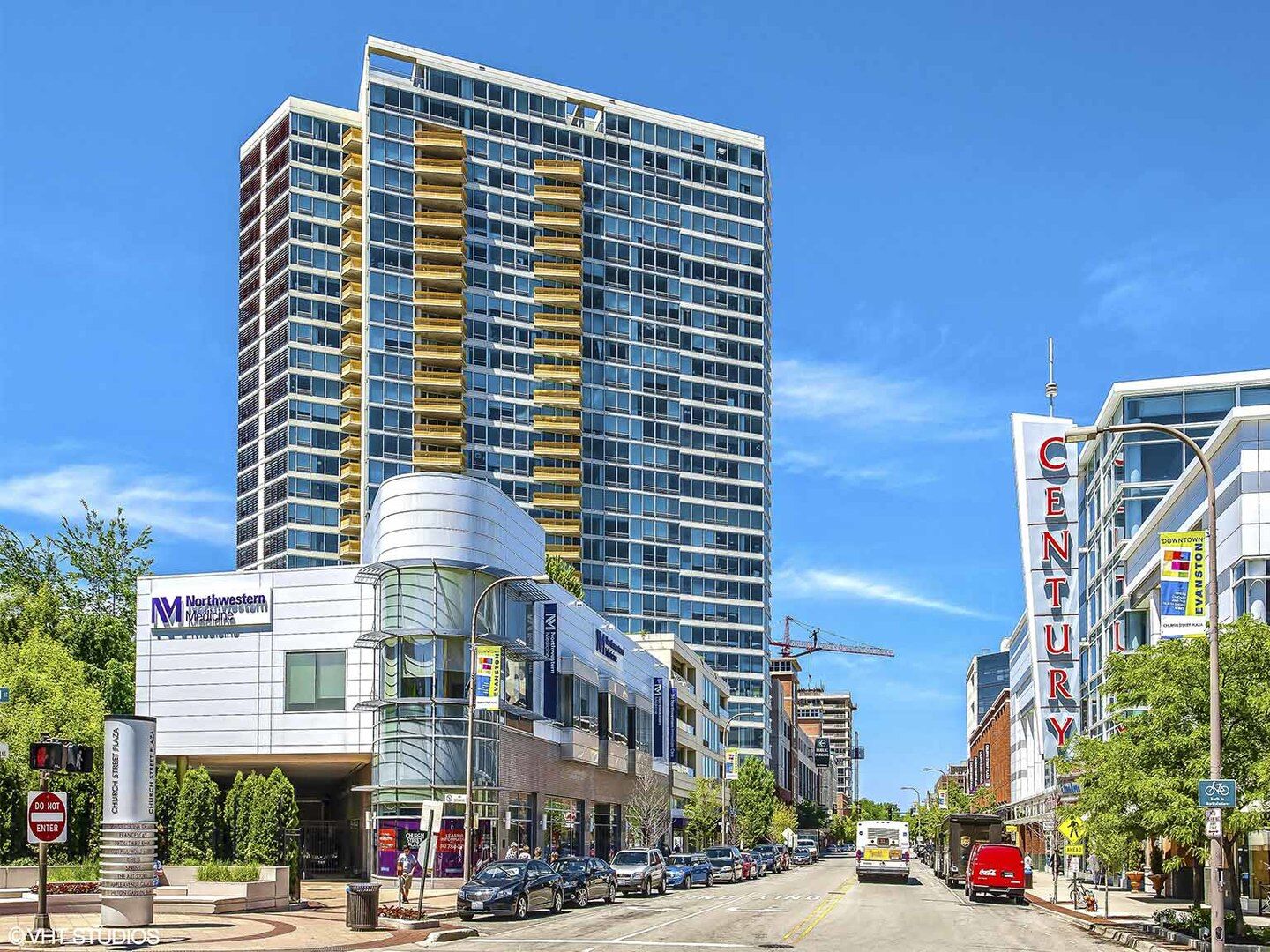 Property Photo: 1720 Maple Avenue 2710 IL 60201