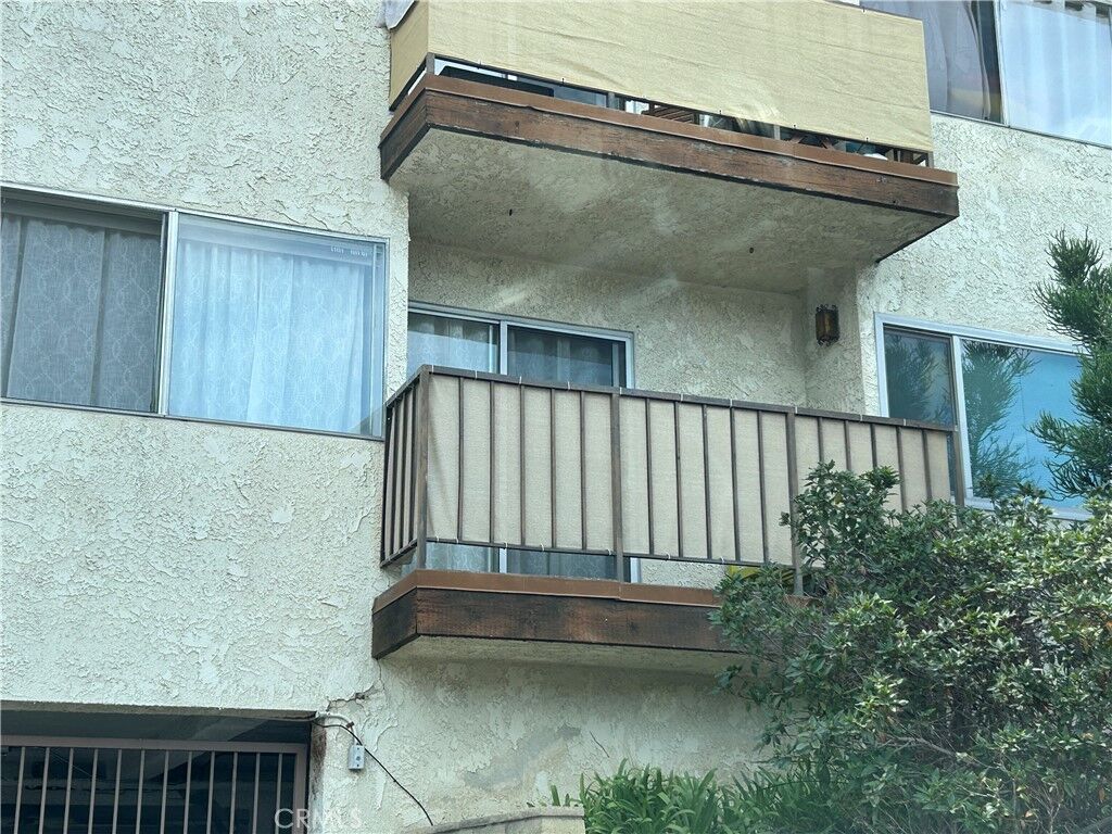 Property Photo:  910 W 26th  CA 90731 