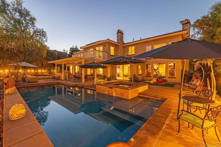 2124 Pamplona Ct  Escondido CA 92025 photo