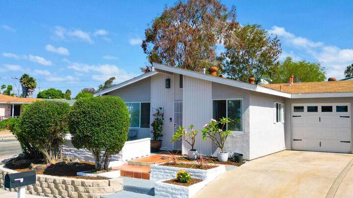 Property Photo: 3154 Buena Hills Drive CA 92056