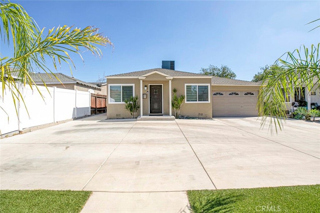 Property Photo:  11836 Rialto  CA 91352 